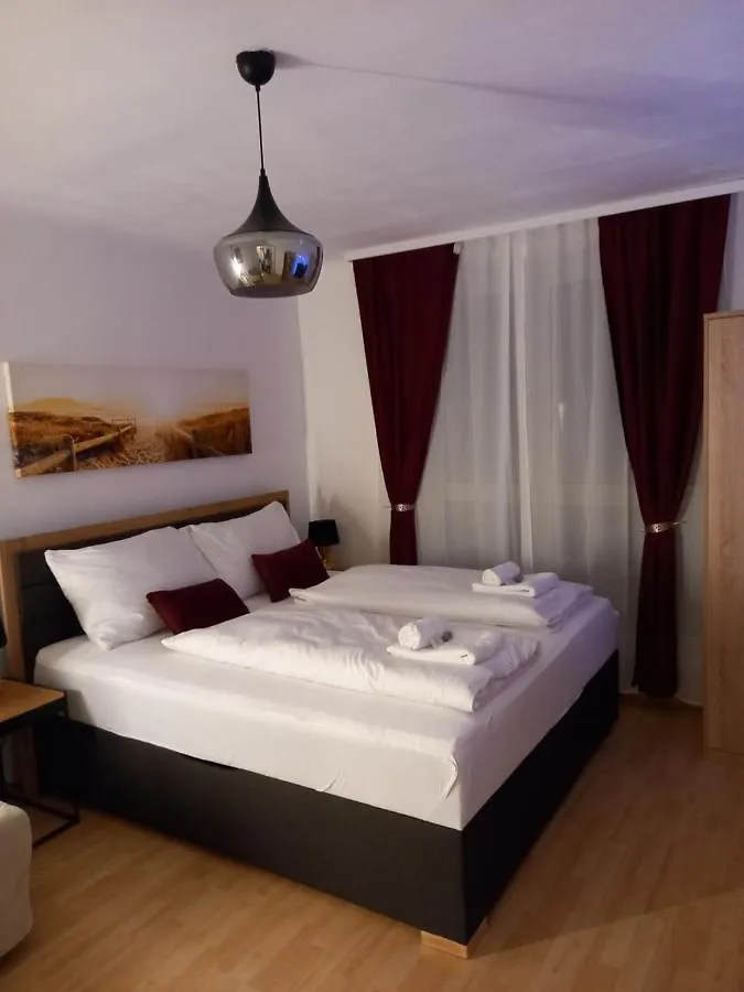 Apartment Near Downtown Vienna